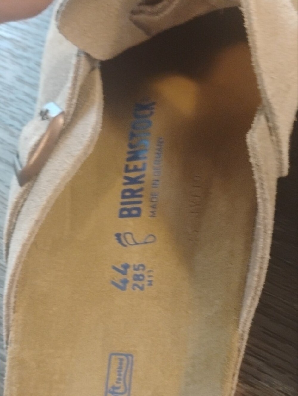 New In Box Men's Size 11 Birkenstock Taupe Suede Clogs with Buckle - Picture 2 of 4